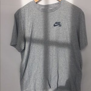 Men’s Nike Sb rose dri fit t shirt